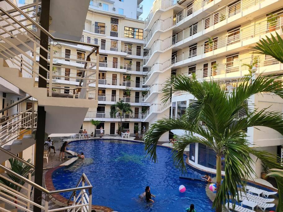 Kandi Resort-Type Spacious 1 Bedroom With Netflix And Free Housekeeping Angeles Bagian luar foto